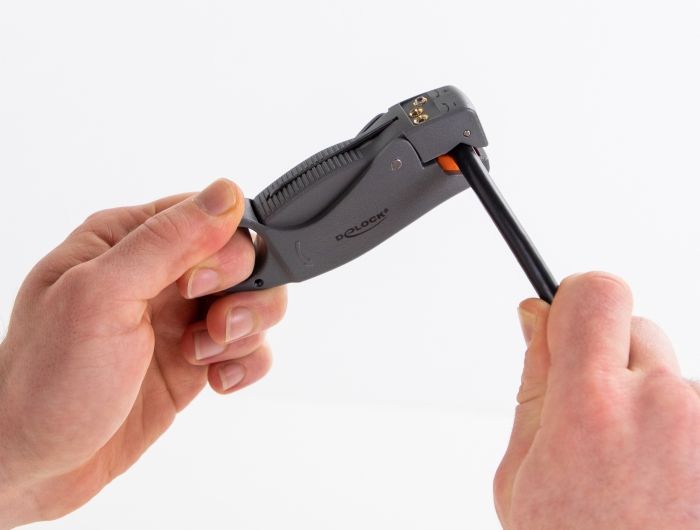 DeLock Stripping Tool for coaxial cables with 3 blades