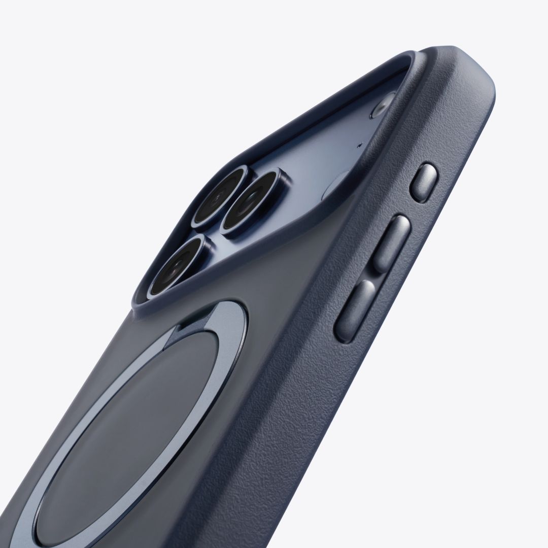 Torras Ostand Pro case for iPhone 17 Black