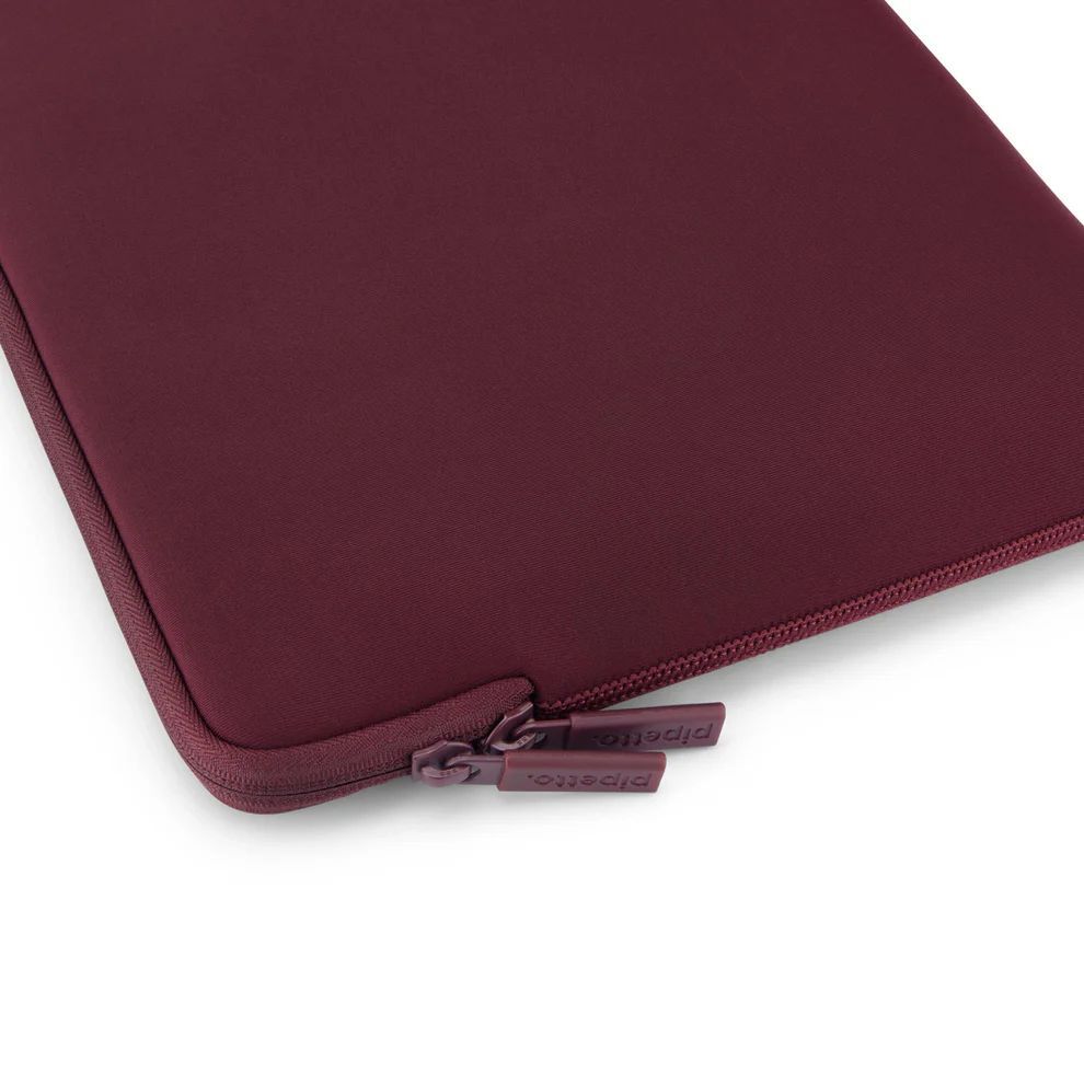 Pipetto Classic Fit Sleeve case for MacBook Neo 13/14 (A18 Pro) Burgundy