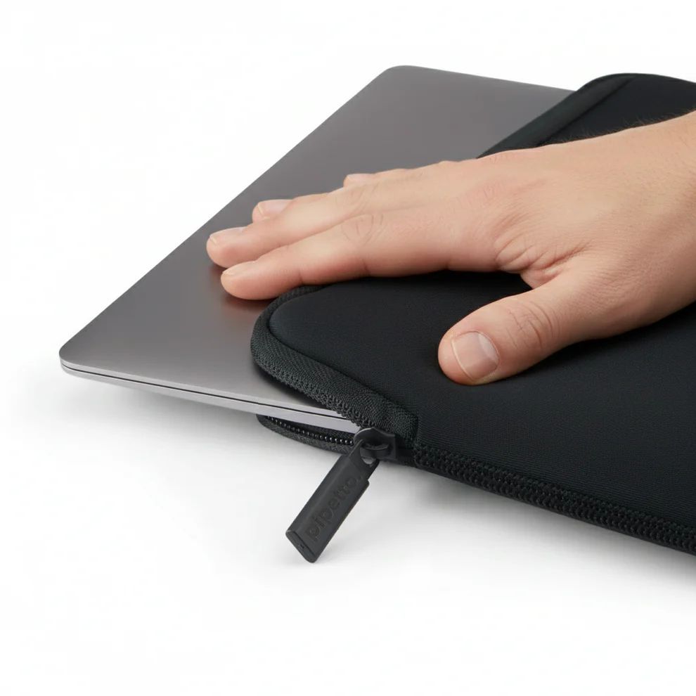 Pipetto Classic Fit Sleeve case for MacBook Neo 13/14 (A18 Pro) Black