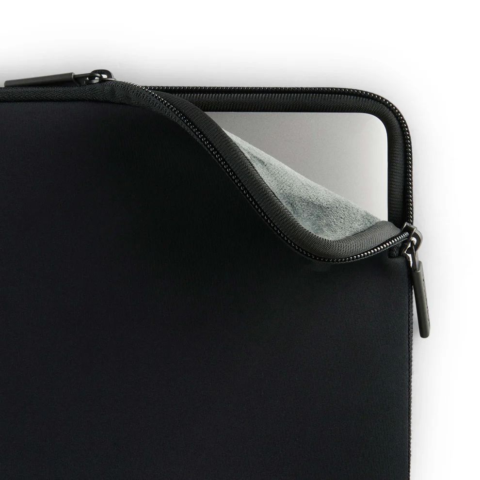 Pipetto Classic Fit Sleeve case for MacBook Neo 13/14 (A18 Pro) Black