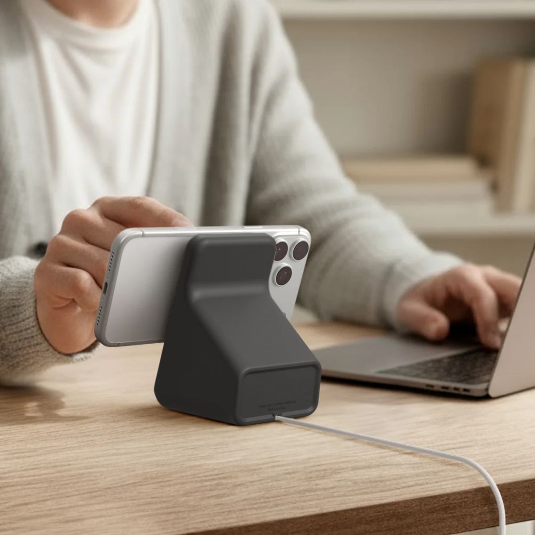 Spigen MagSafe Charger Stand S Black Spigen MagSafe Charger Stand S Black