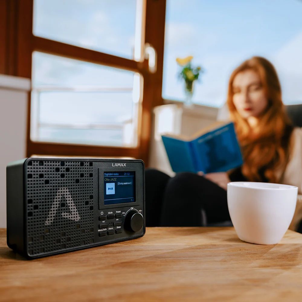 Lamax RadioVox1 DAB Bluetooth Radio Black Lamax RadioVox1 DAB Bluetooth Radio Black