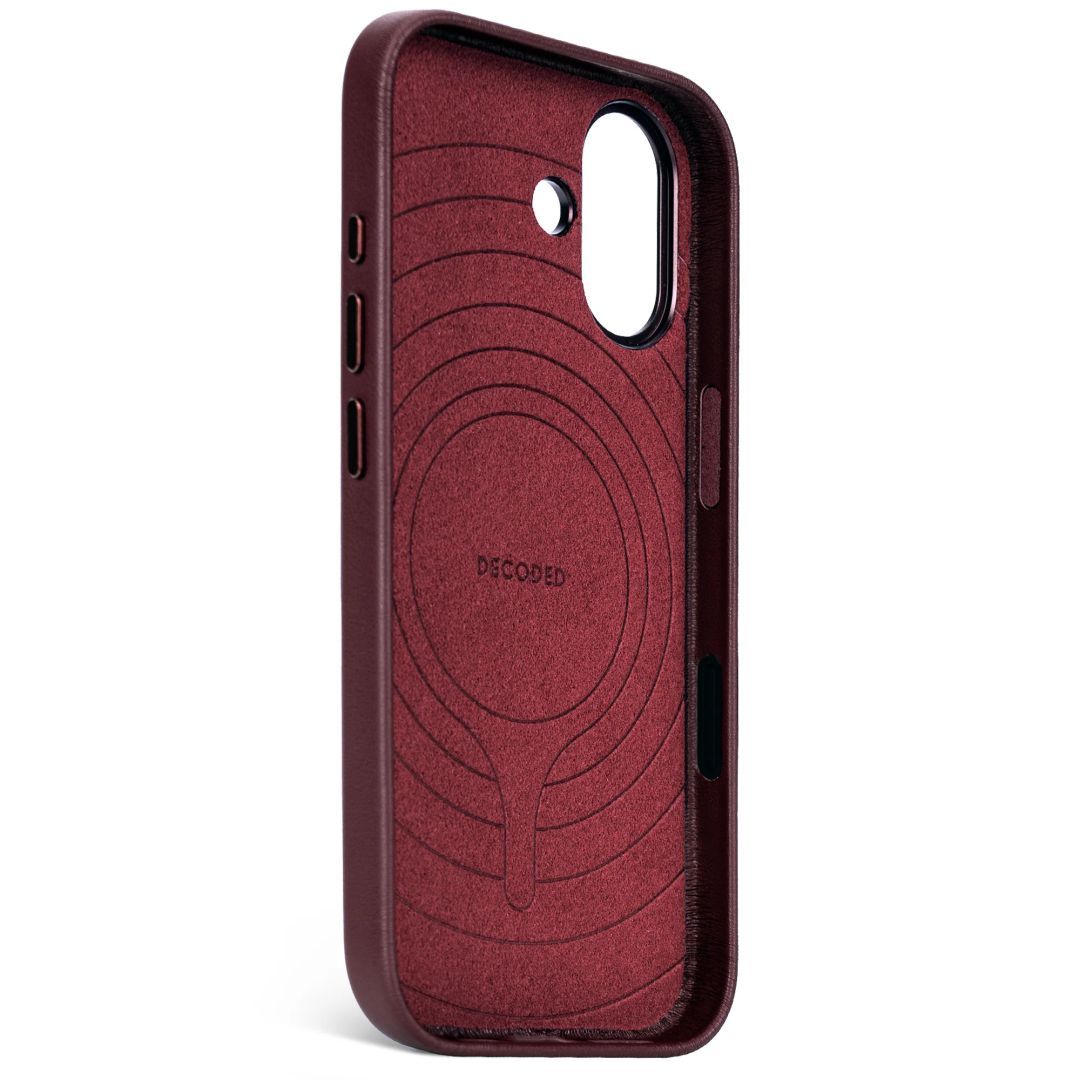 Decoded Leather Backcover for iPhone 17 Dark Ruby