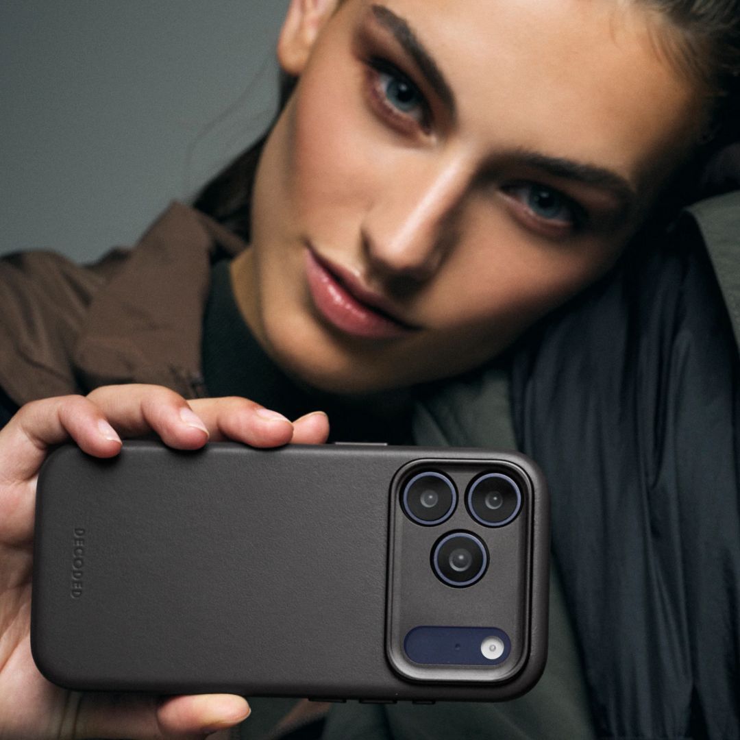 Decoded Leather Backcover for iPhone 17 Pro Black