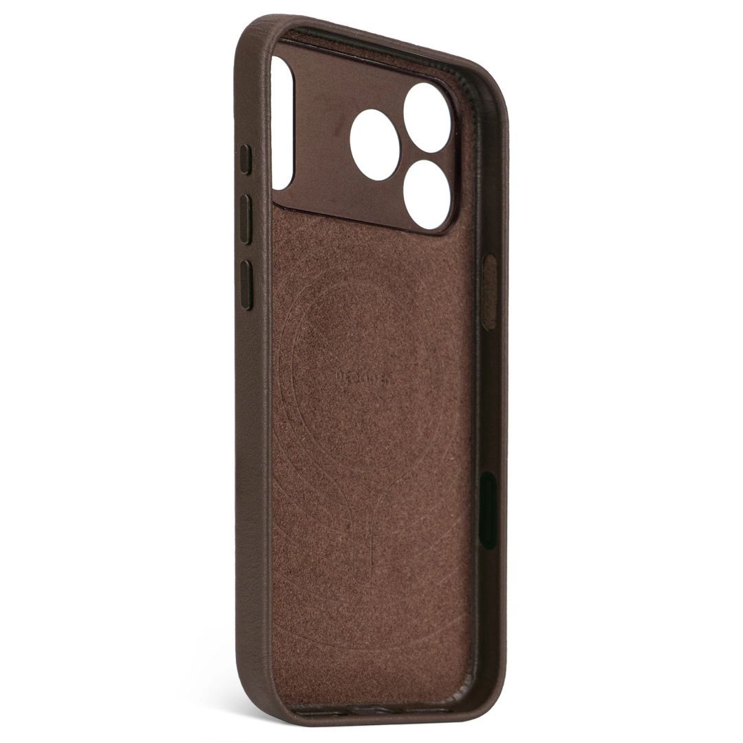 Decoded Leather Backcover for iPhone 17 Pro Chocolate Brown