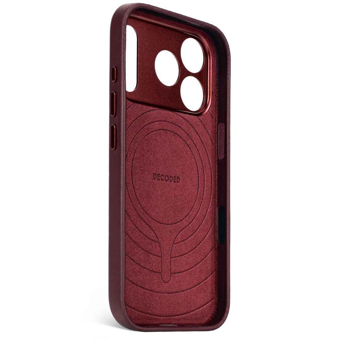 Decoded Leather Backcover iPhone 17 Pro Dark Ruby