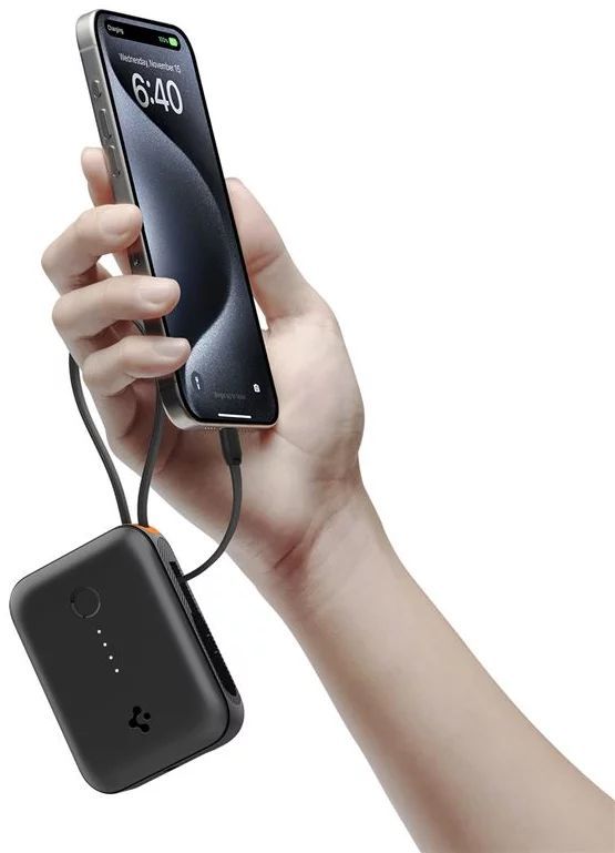 Spigen Essential 10000mAh Power Bank Black Spigen Essential 10000mAh Power Bank Black