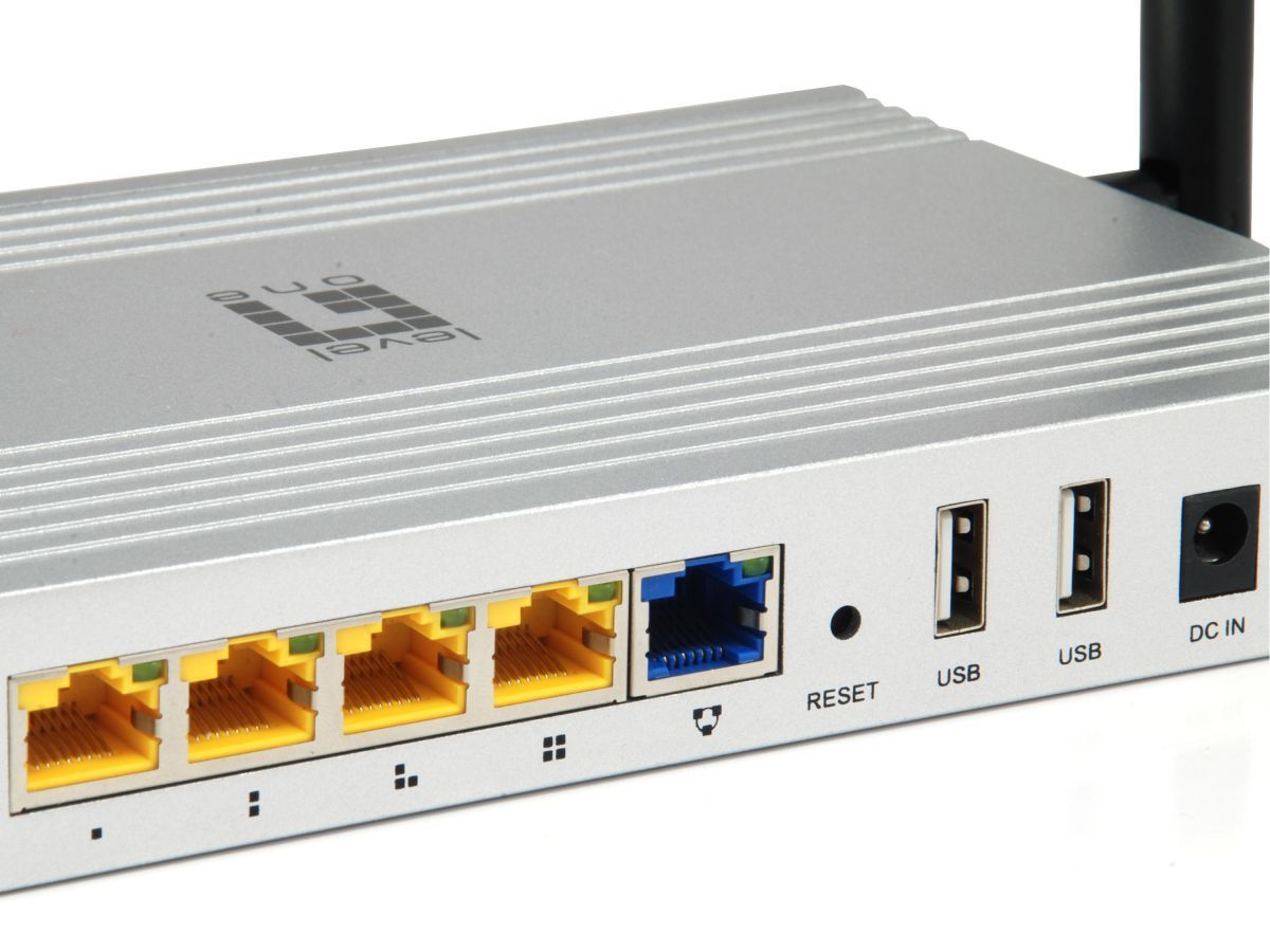 LevelOne WAP-8021 AC1200 Dual Band Wireless Access Point Silver LevelOne WAP-8021 AC1200 Dual Band Wireless Access Point Silver