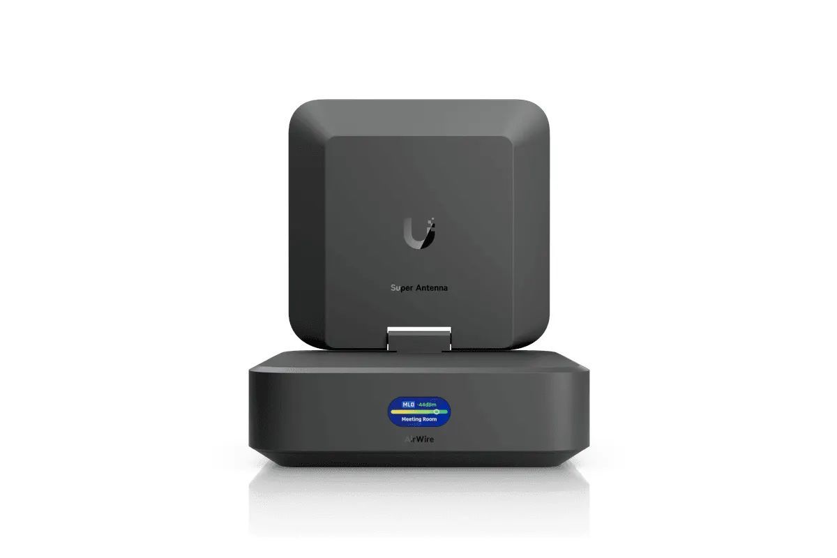 Ubiquiti AirWire High-performance WiFi 7 client adapter with STR MLO Black Ubiquiti AirWire High-performance WiFi 7 client adapter with STR MLO Black