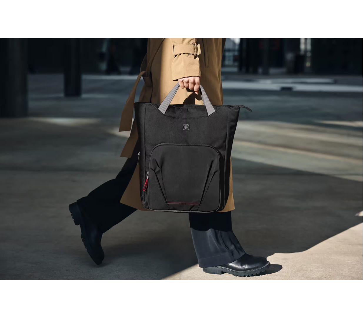 Wenger Motion Vertical Tote 15,6" Black Wenger Motion Vertical Tote 15,6" Black