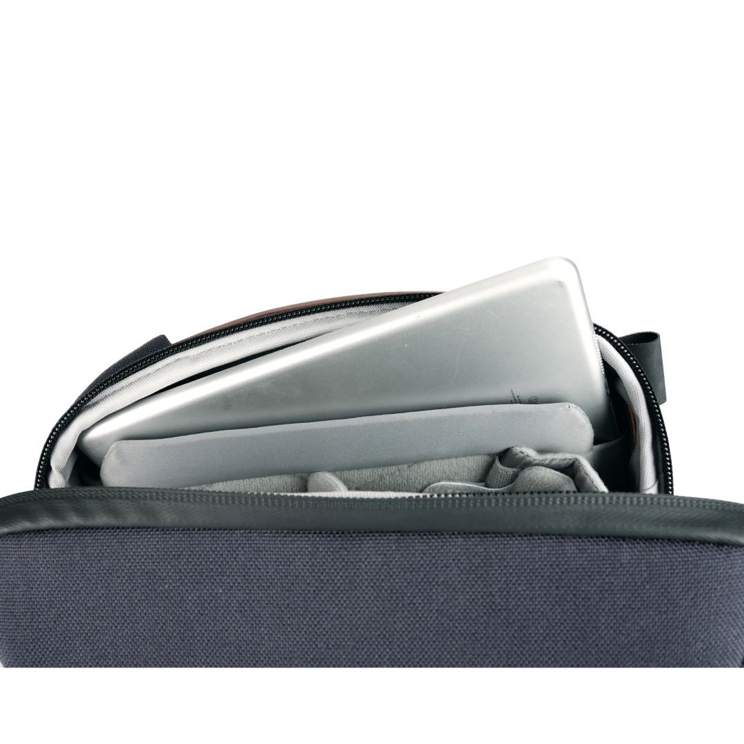 Vanguard VEO City CB24 NV Crossbody Camera Bag - Navy Blue