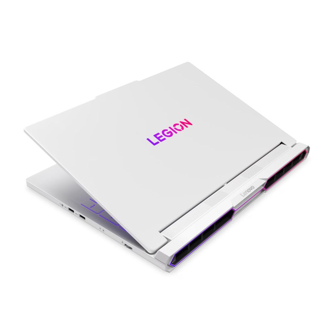 Lenovo Legion Pro 7 Glacier White Lenovo Legion Pro 7 Glacier White