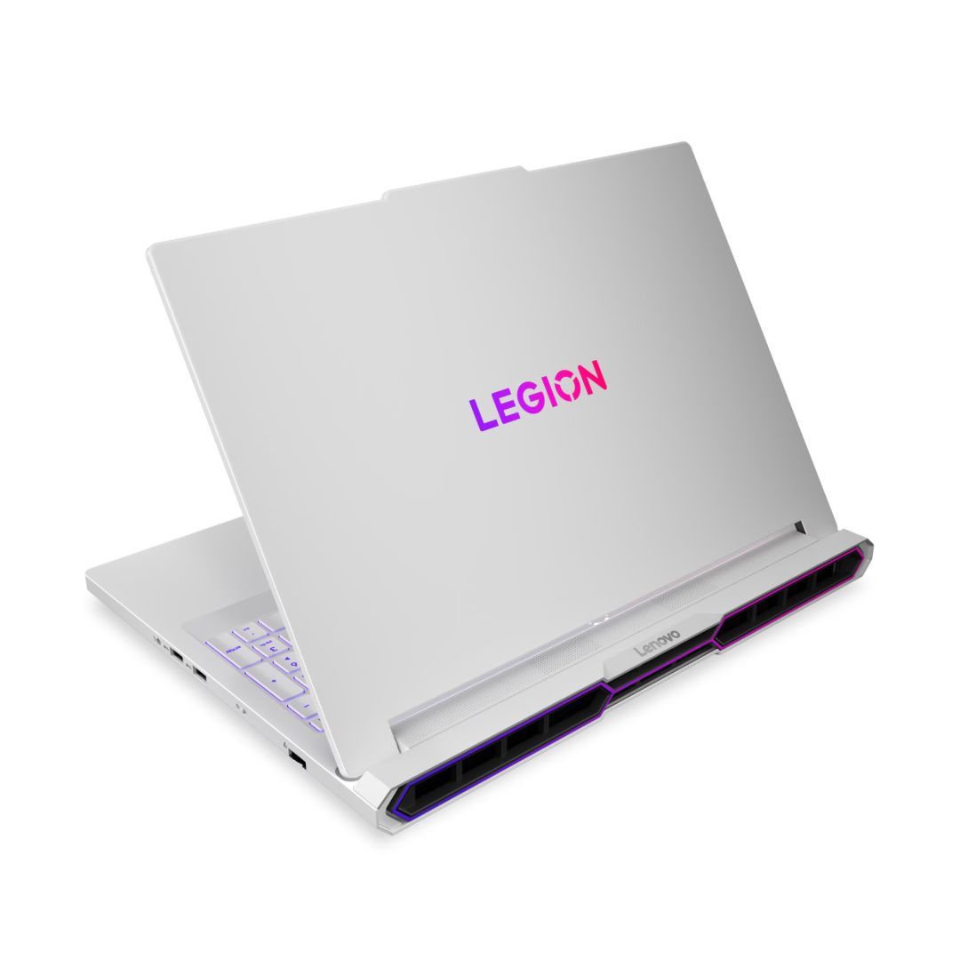 Lenovo Legion Pro 7 Glacier White Lenovo Legion Pro 7 Glacier White