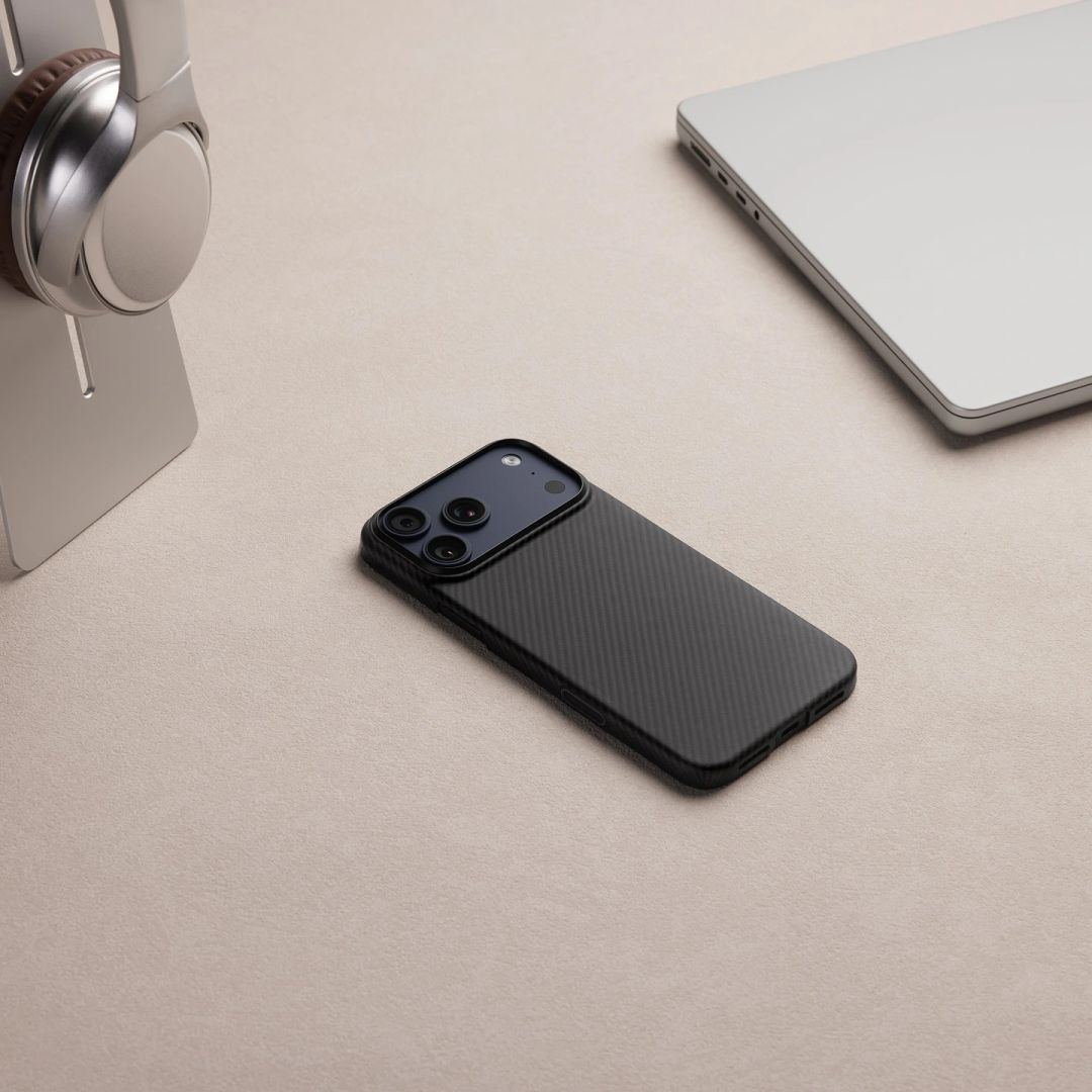 Pitaka Edge Case for iPhone 17 Pro Max Black/Grey Twill Pitaka Edge Case for iPhone 17 Pro Max Black/Grey Twill