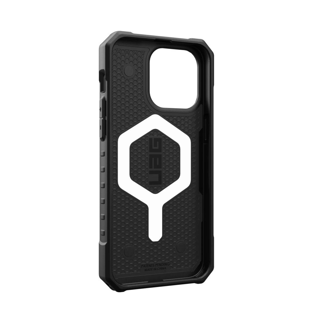UAG Pathfinder case for MagSafe iPhone 15 Pro Max Black UAG Pathfinder case for MagSafe iPhone 15 Pro Max Black